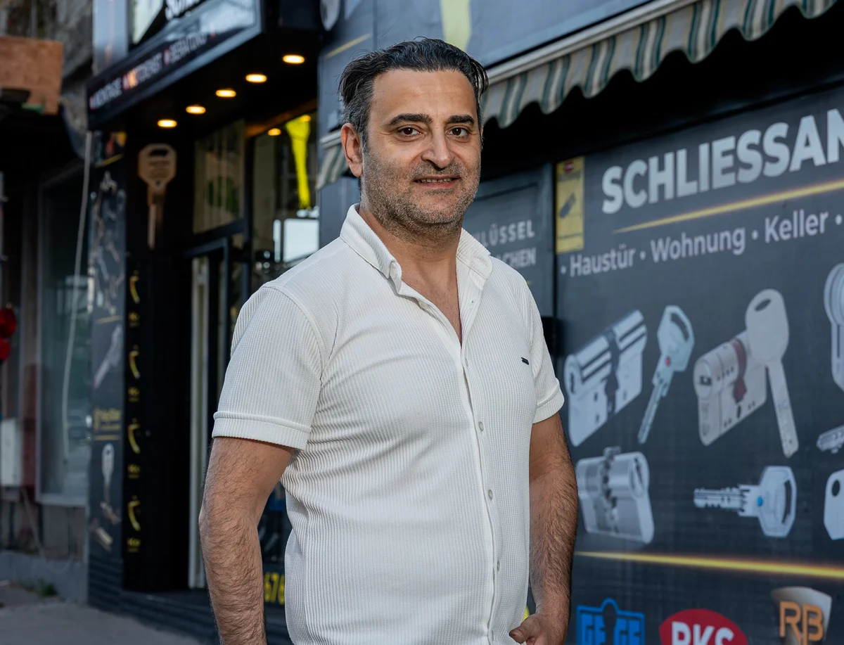 Herr Haimov, Schlüsseldienst Wien 1220 Donaustadt — Aufsperrdienst nahe Donauturm und Donau City